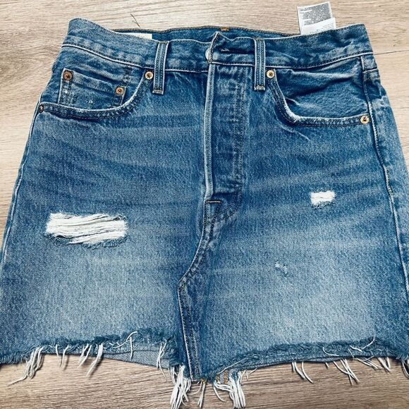 Levi’s Premium 501 Distressed Denim Skirt - size 25 - Picture 1 of 3